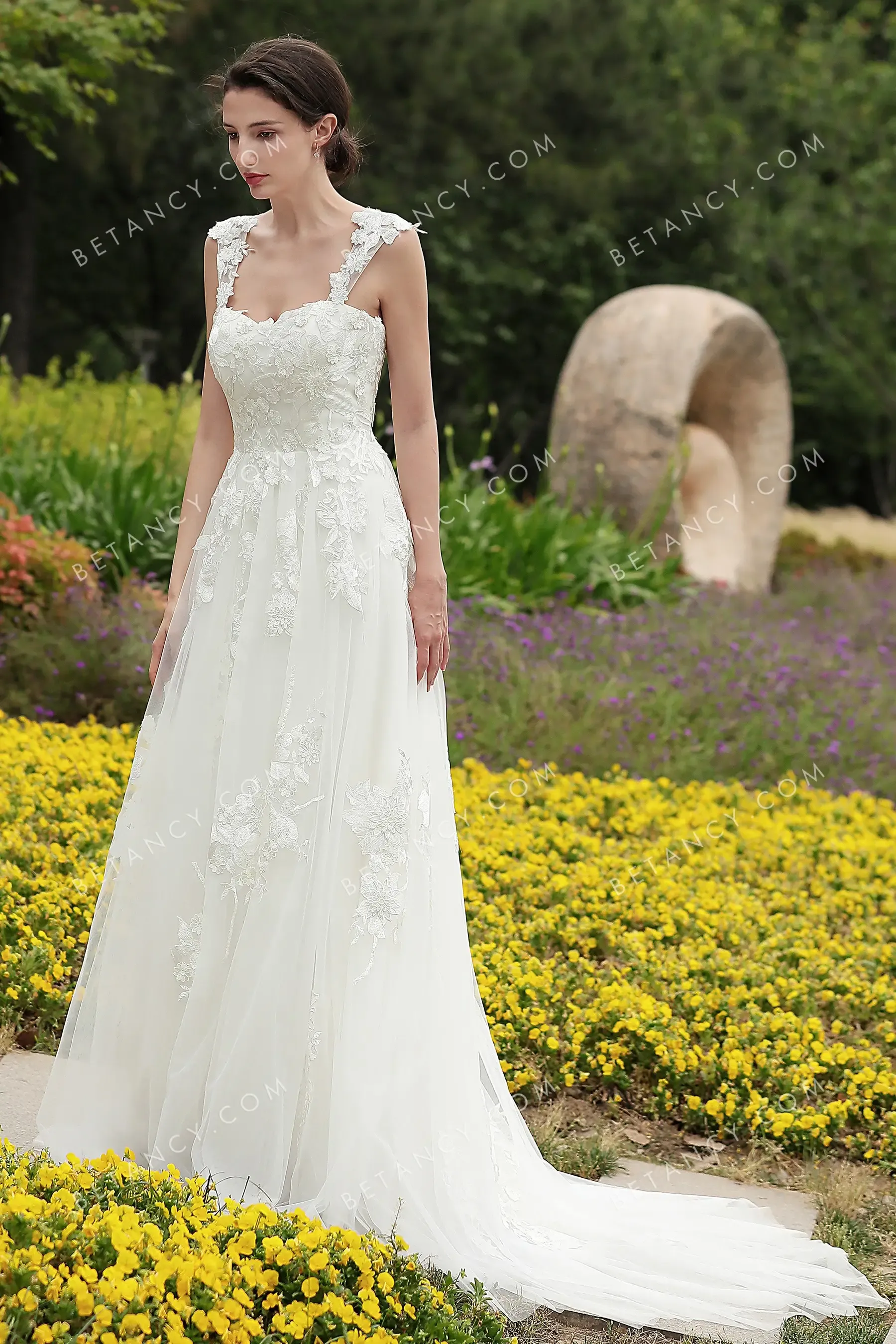 Alluring Lace Appliqued Straps Sweetheart Wedding Dress