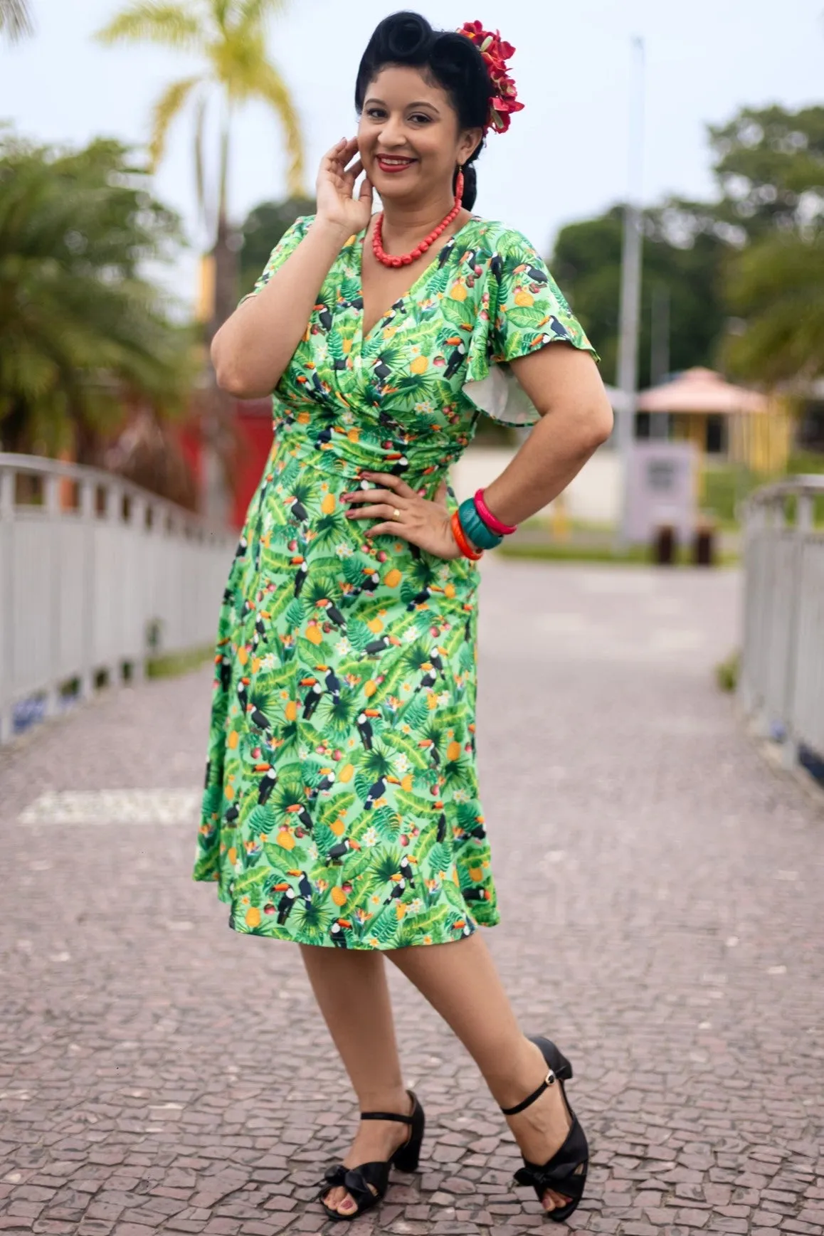 Donna Crossover Bust Green Tropical Toucan Dress