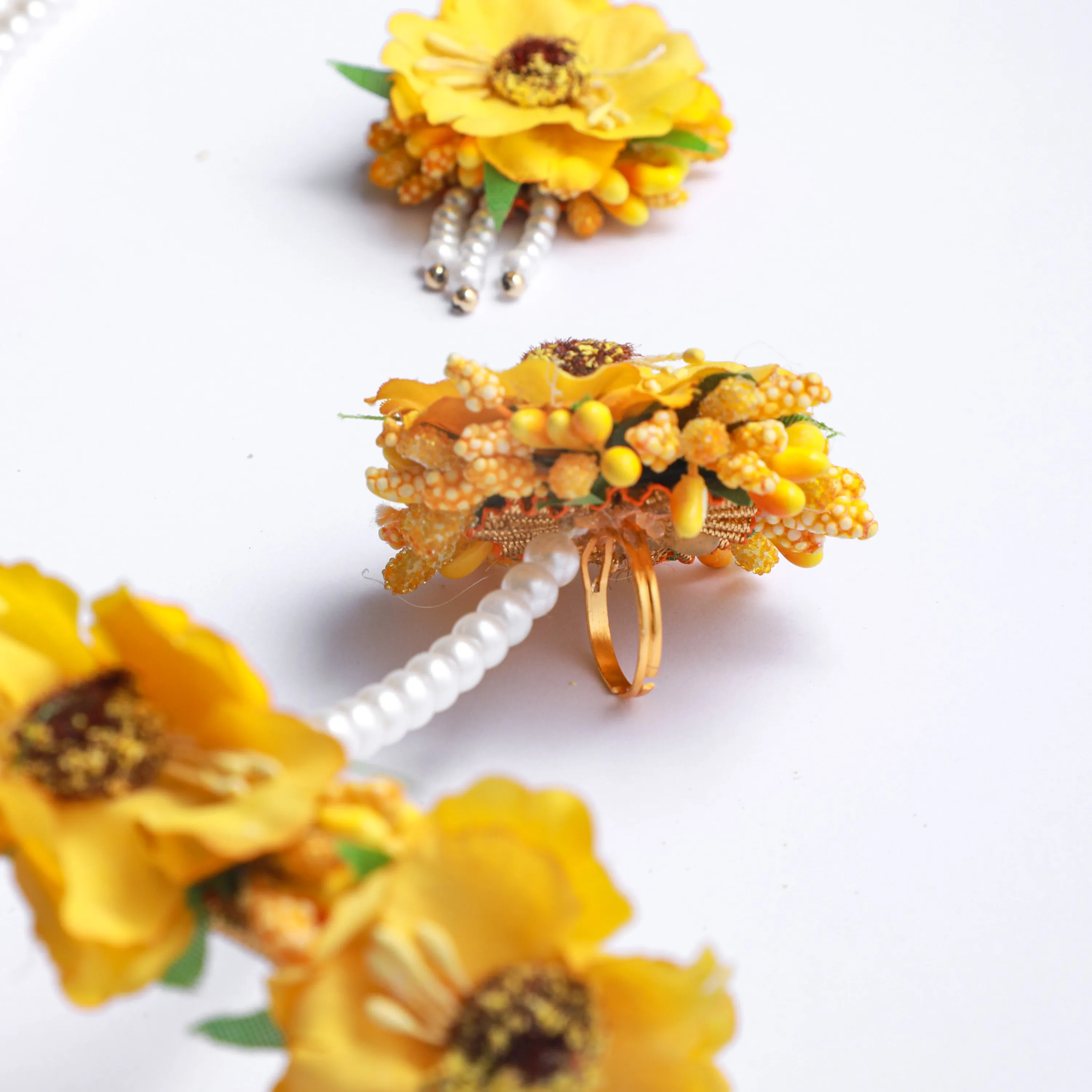 Yellow Floral Necklace Set