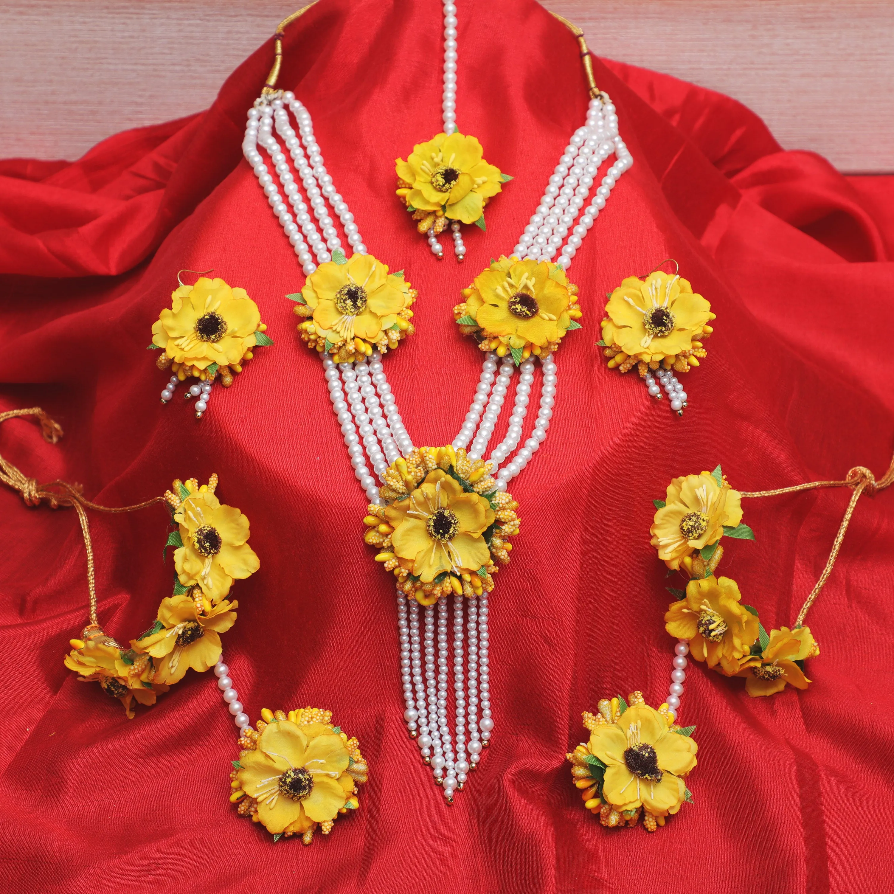 Yellow Floral Necklace Set